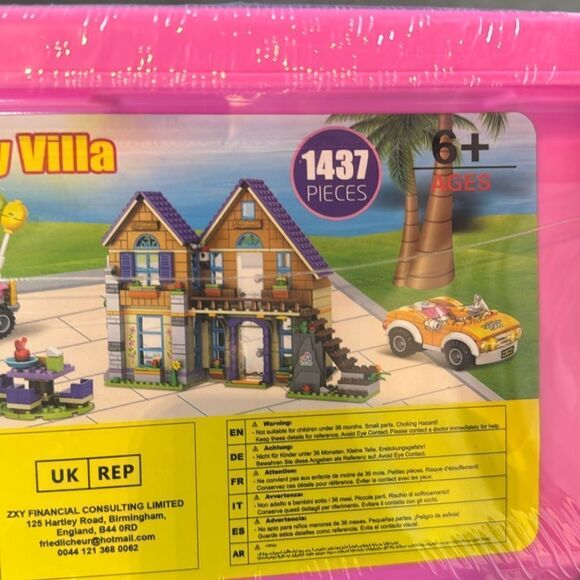 Water Park & Holiday Villa Building Blocks in Storage Box Brand New - Picture 4 of 10